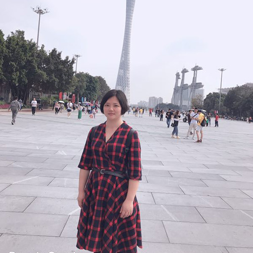 校长王凤兰